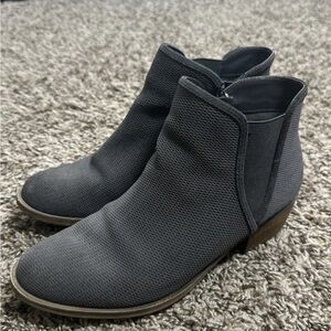 Kensie Women's Gerona Ankle Boots Size 7.5 Dark Gray Side Zipper Cowboy Western